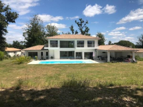 Villa Cenac d architecte vue vignoble proche Bordeaux